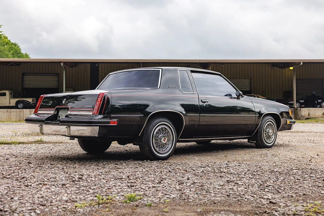 1988 Oldsmobile Cutlass Supreme - Image 8 of 31