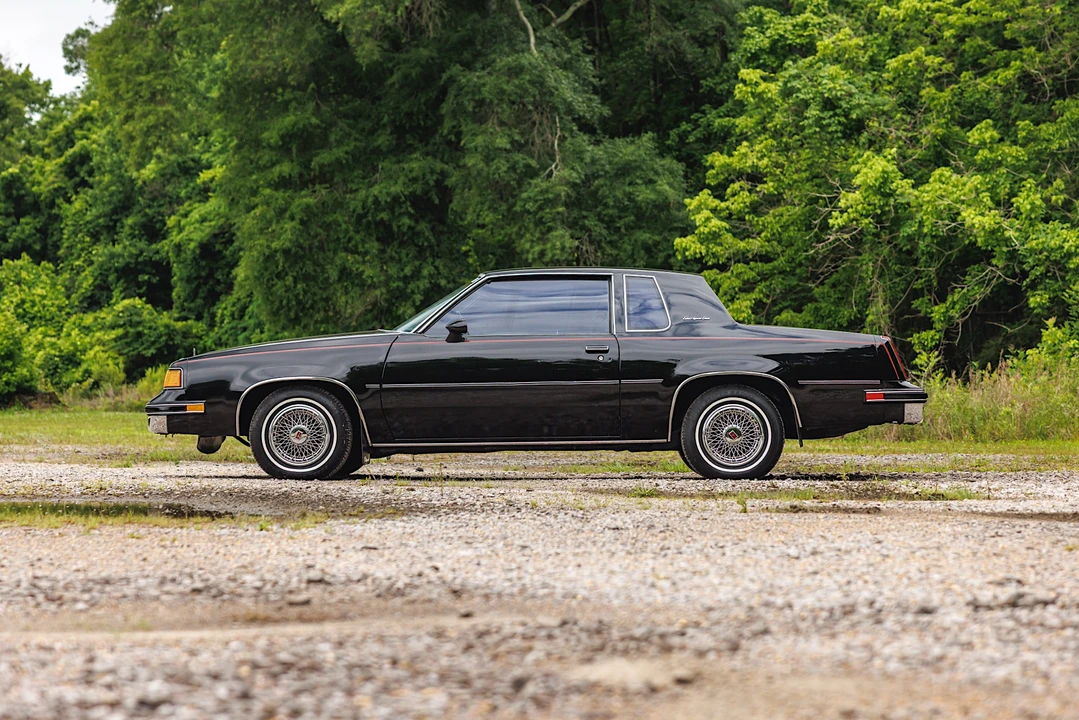 1988 Oldsmobile Cutlass Supreme - Image 14 of 31