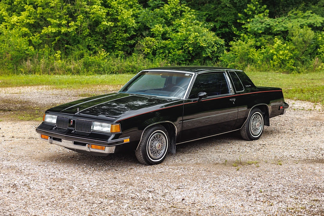 1988 Oldsmobile Cutlass Supreme - Image 3 of 31