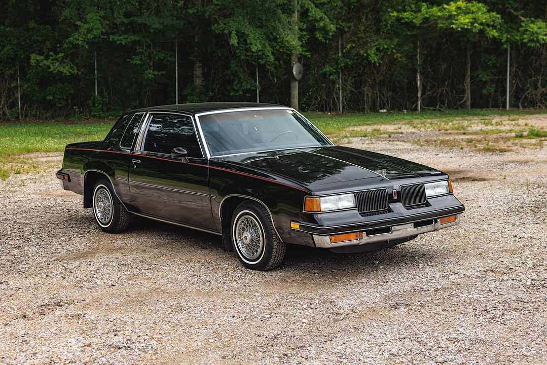 1988 Oldsmobile Cutlass Supreme - Image 4 of 31
