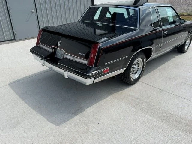 1988 Oldsmobile Cutlass Supreme - Image 7 of 23