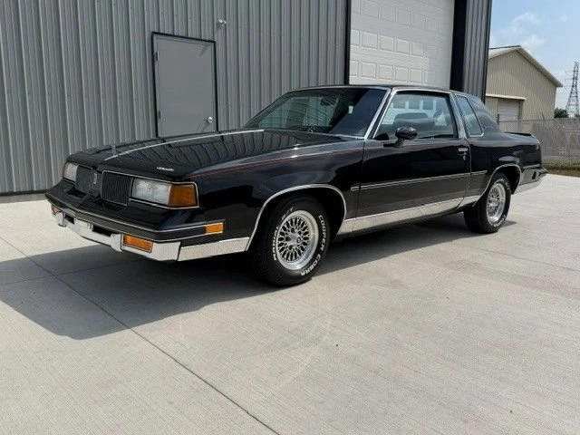 1988 Oldsmobile Cutlass Supreme - Image 4 of 23