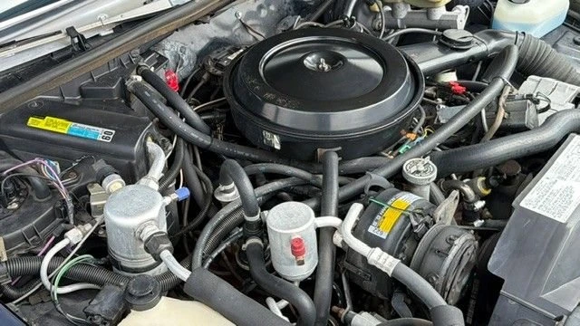 1988 Oldsmobile Cutlass Supreme - Image 17 of 23