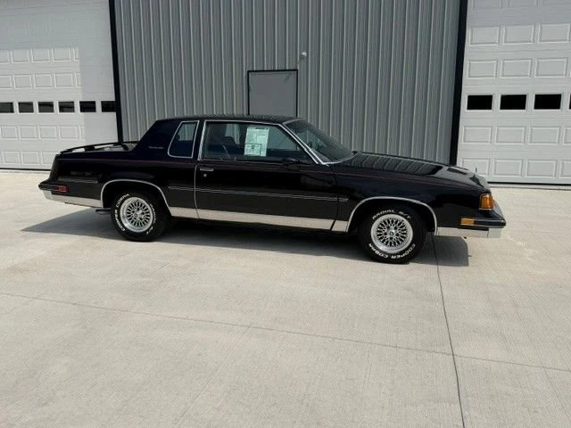1988 Oldsmobile Cutlass Supreme - Image 8 of 23