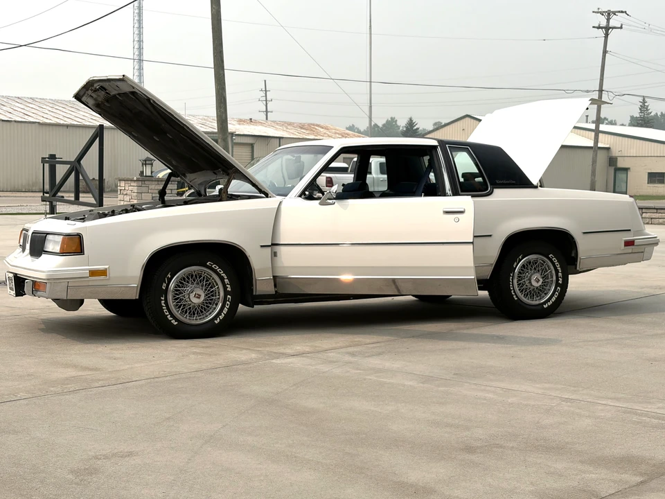 1988 Oldsmobile Cutlass Supreme - Image 19 of 31