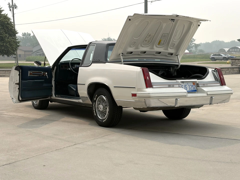 1988 Oldsmobile Cutlass Supreme - Image 20 of 31