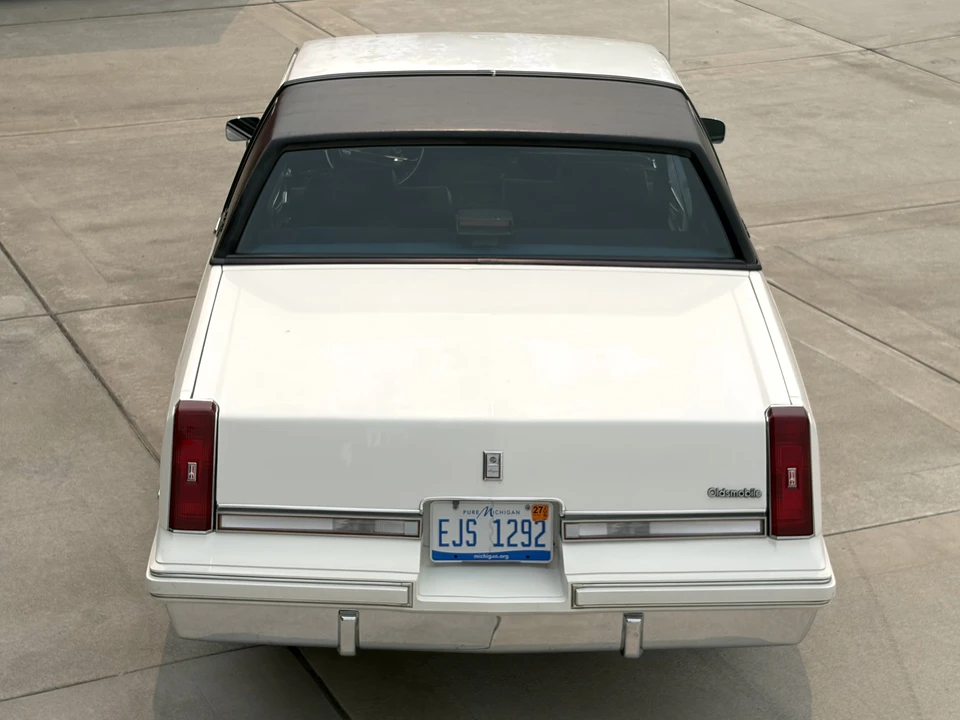 1988 Oldsmobile Cutlass Supreme - Image 12 of 31