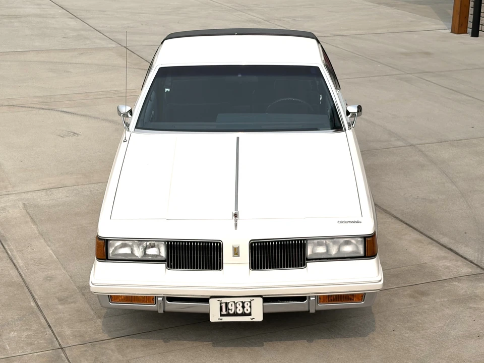 1988 Oldsmobile Cutlass Supreme - Image 8 of 31