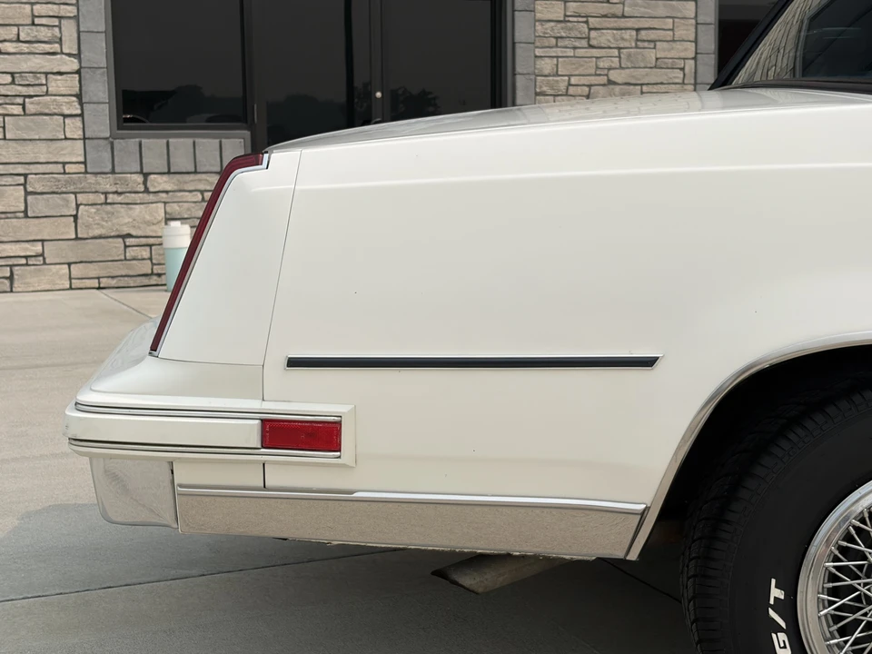 1988 Oldsmobile Cutlass Supreme - Image 25 of 31