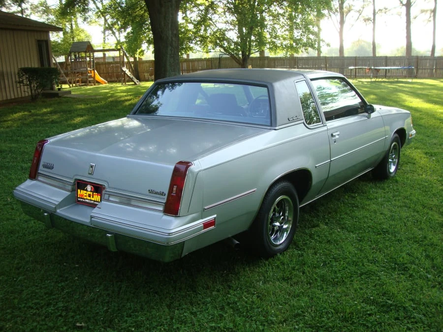 1988 Oldsmobile Cutlass Supreme - Image 2 of 8