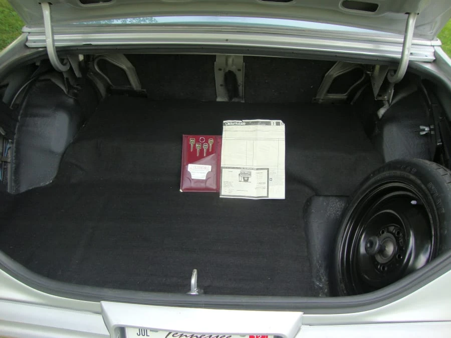 1988 Oldsmobile Cutlass Supreme - Image 6 of 8