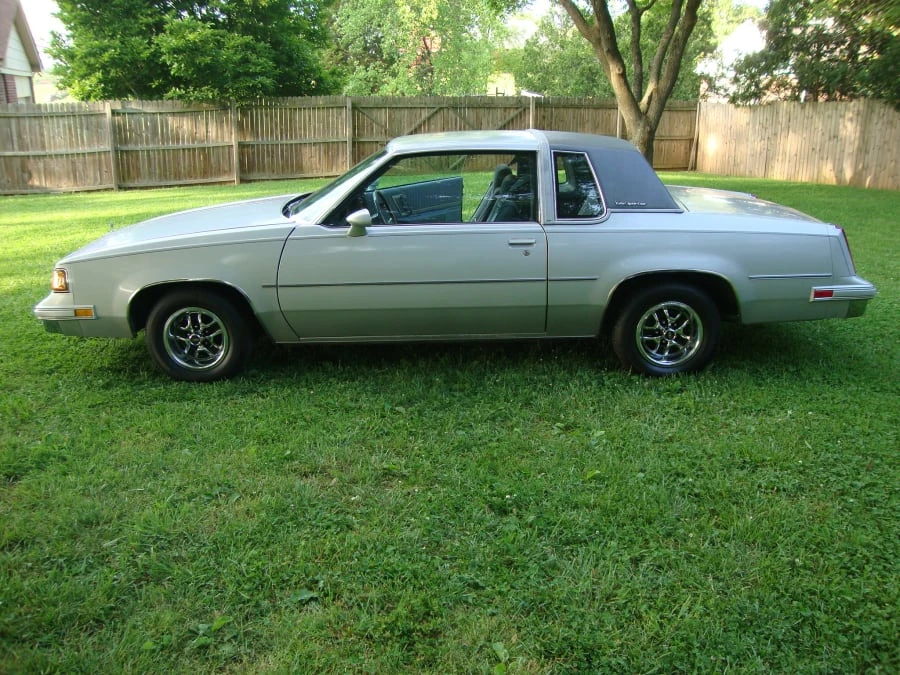 1988 Oldsmobile Cutlass Supreme - Image 8 of 8