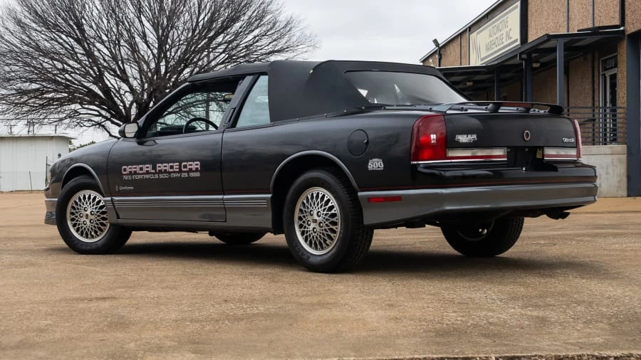 1988 Oldsmobile Cutlass Supreme - Image 3 of 13