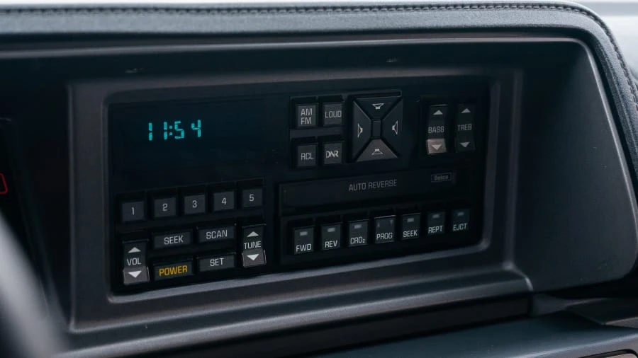 1988 Oldsmobile Cutlass Supreme - Image 12 of 13