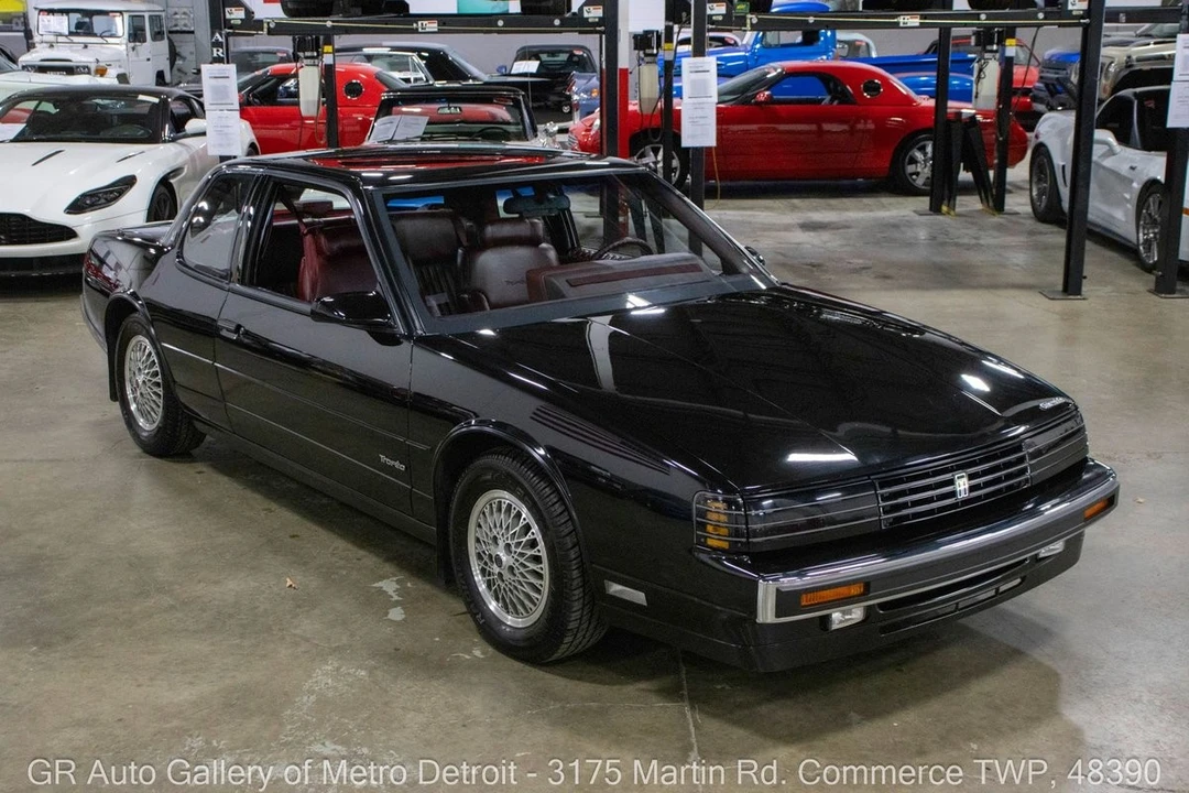 1988 Oldsmobile Toronado - Image 9 of 12