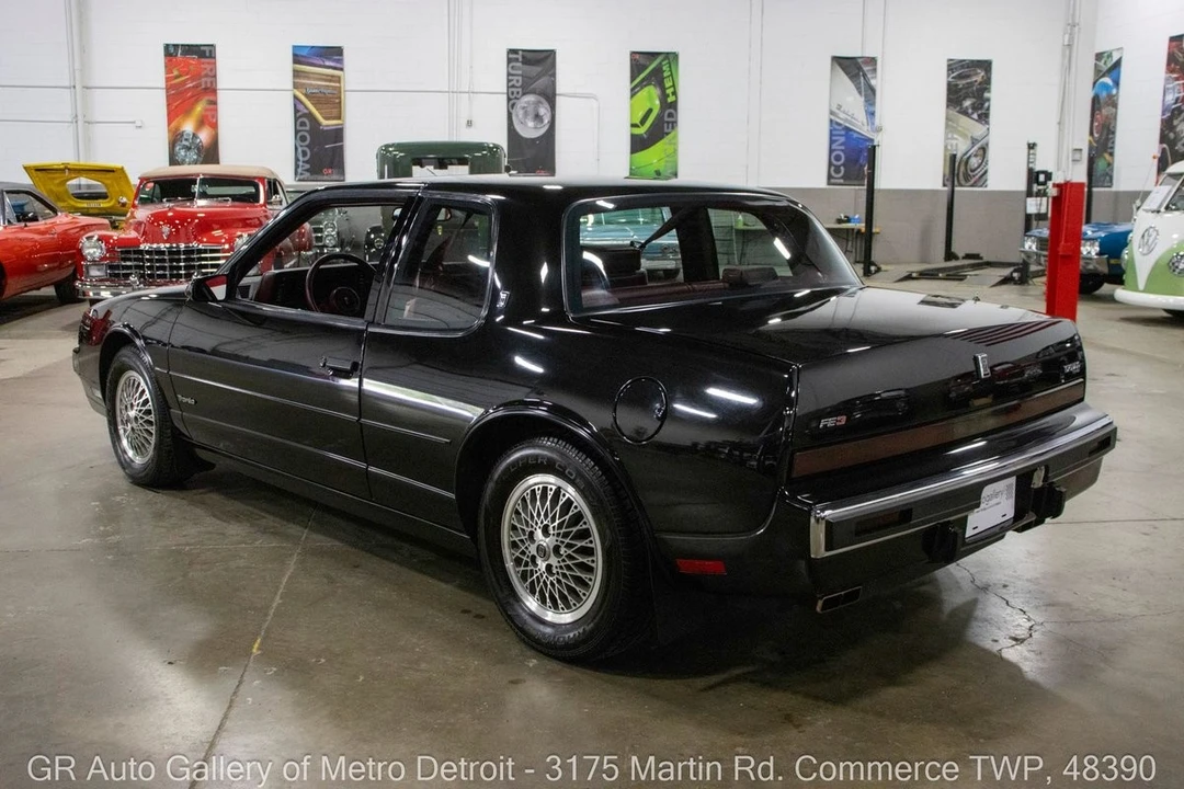 1988 Oldsmobile Toronado - Image 4 of 12