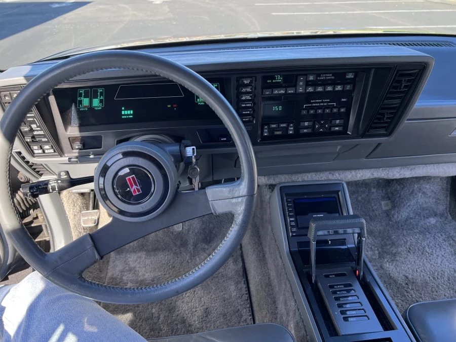1988 Oldsmobile Toronado - Image 10 of 24