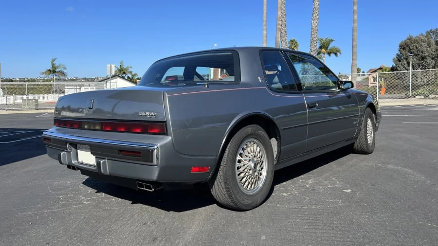 1988 Oldsmobile Toronado - Image 2 of 24