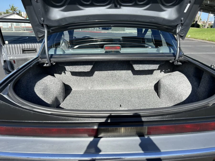 1988 Oldsmobile Toronado - Image 18 of 24