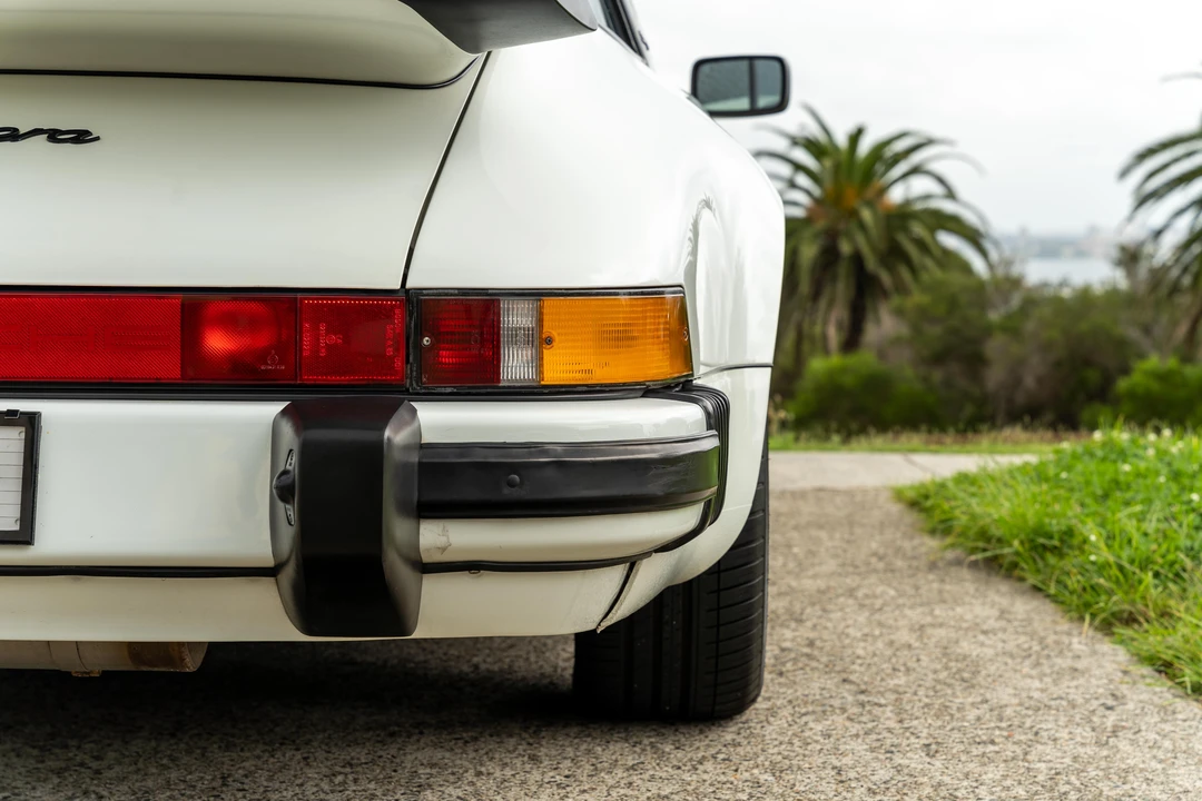 1988 Porsche 911 Carrera 3.2 - Image 24 of 31