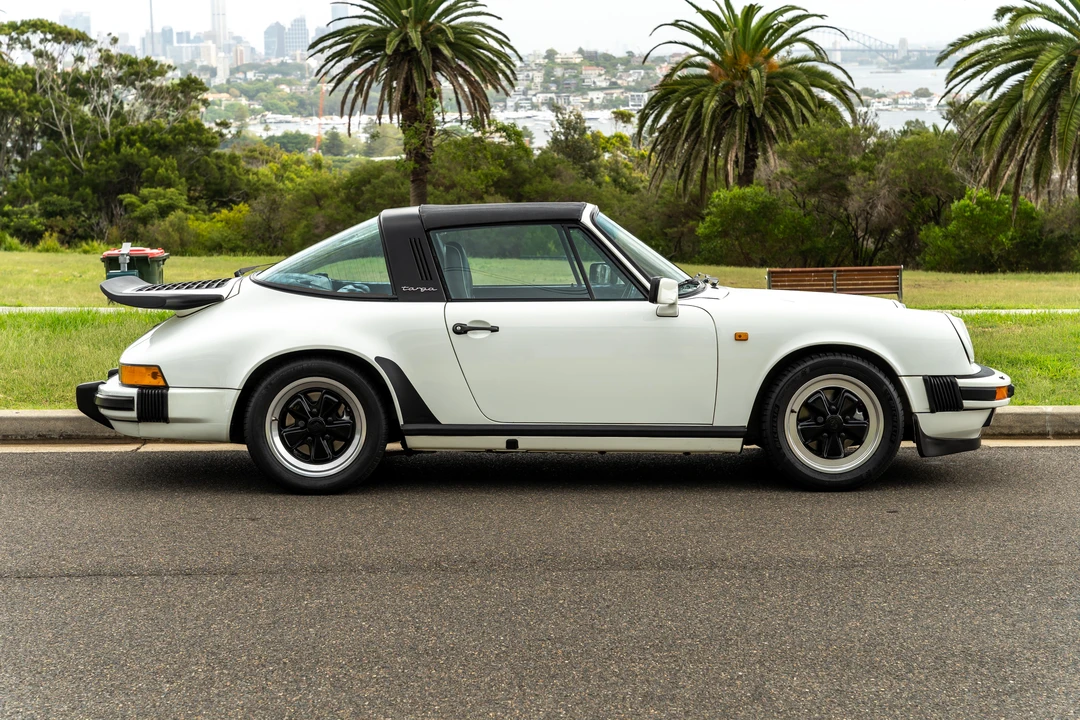 1988 Porsche 911 Carrera 3.2 - Image 14 of 31