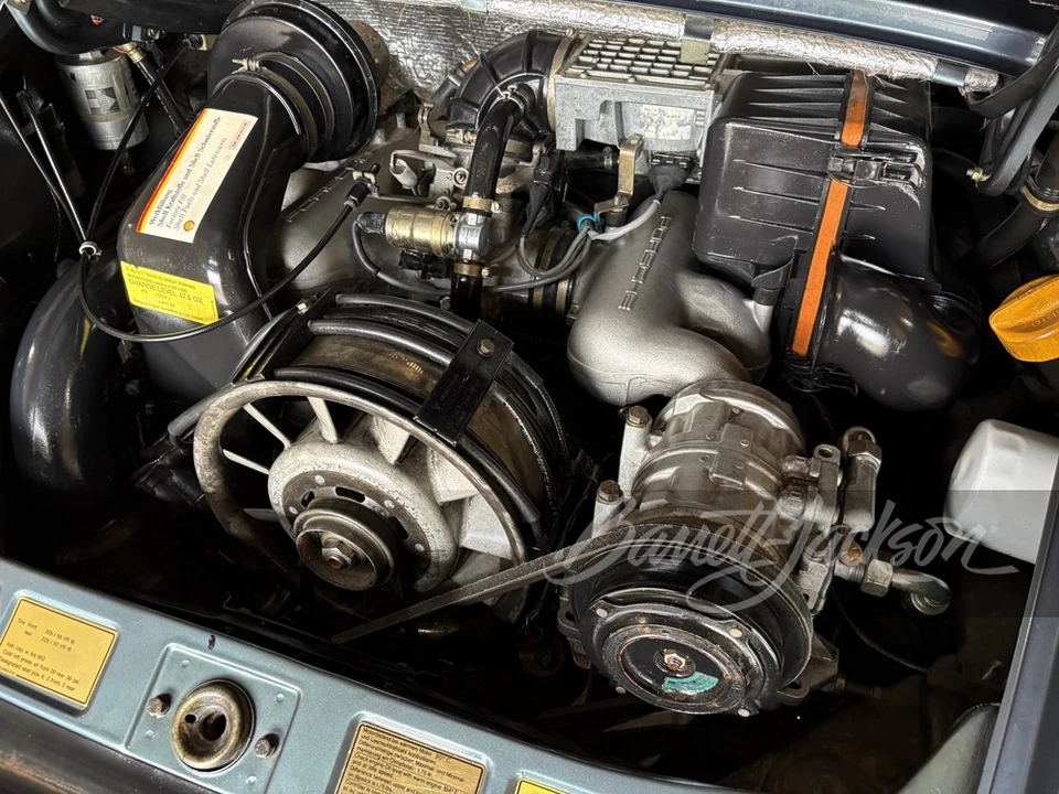 1988 Porsche 911 Carrera 3.2 - Image 8 of 30