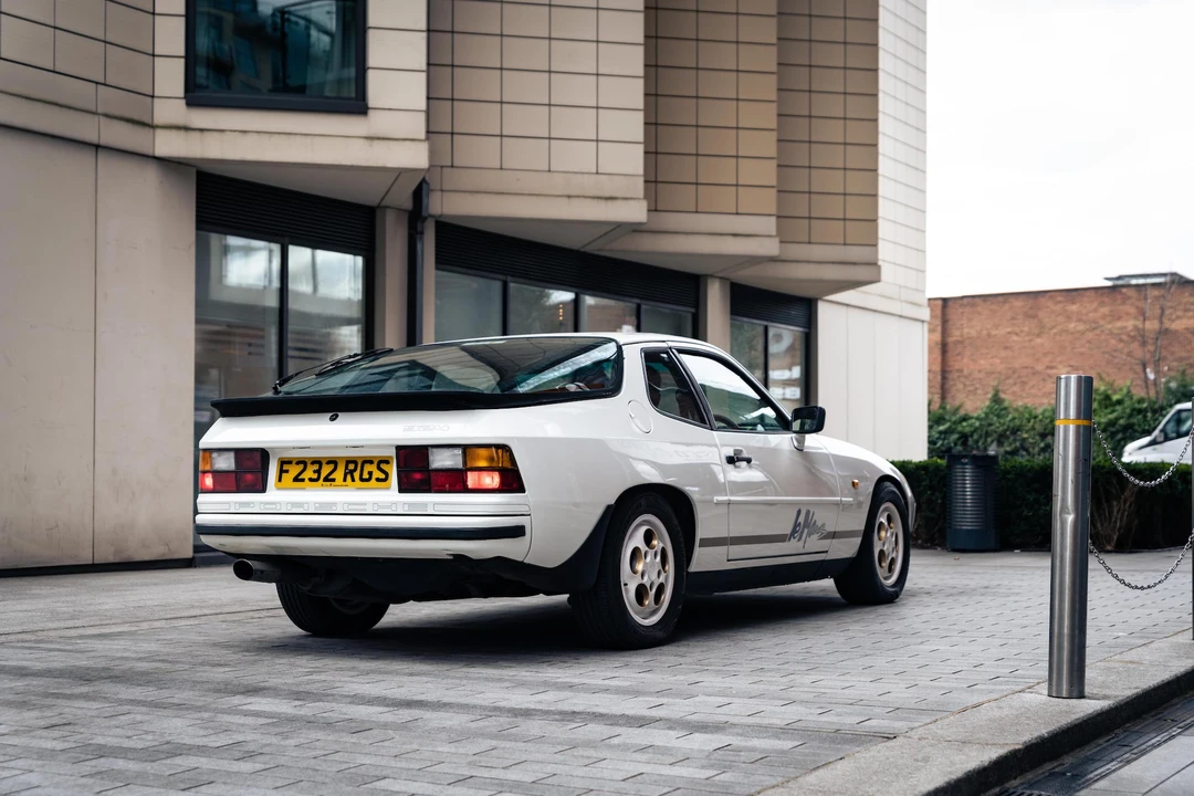 1988 Porsche 924 S - Image 16 of 31