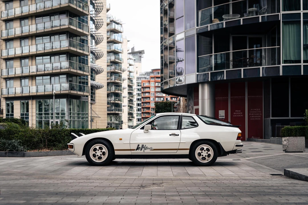 1988 Porsche 924 S - Image 5 of 31