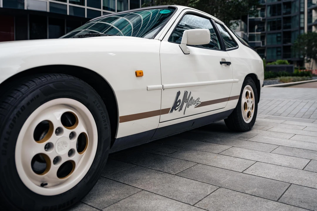 1988 Porsche 924 S - Image 24 of 31