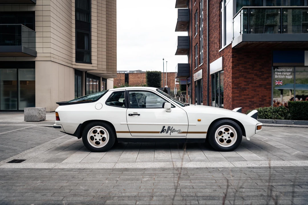 1988 Porsche 924 S - Image 7 of 31