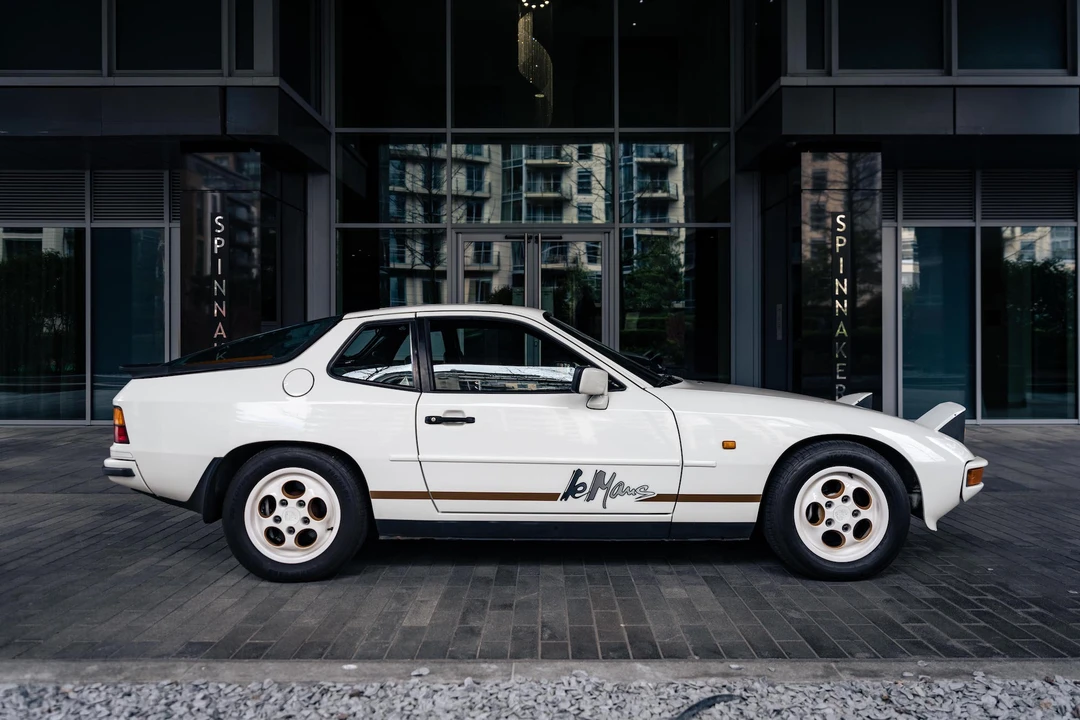 1988 Porsche 924 S - Image 15 of 31