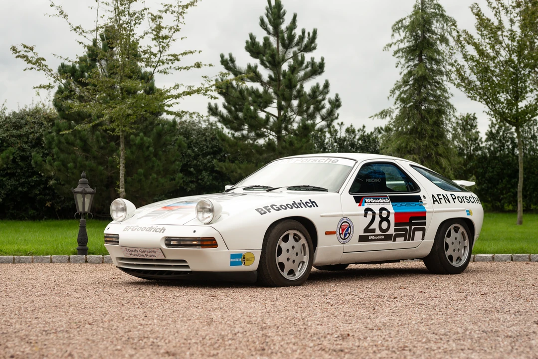 1988 Porsche 928 S4 - Image 6 of 31