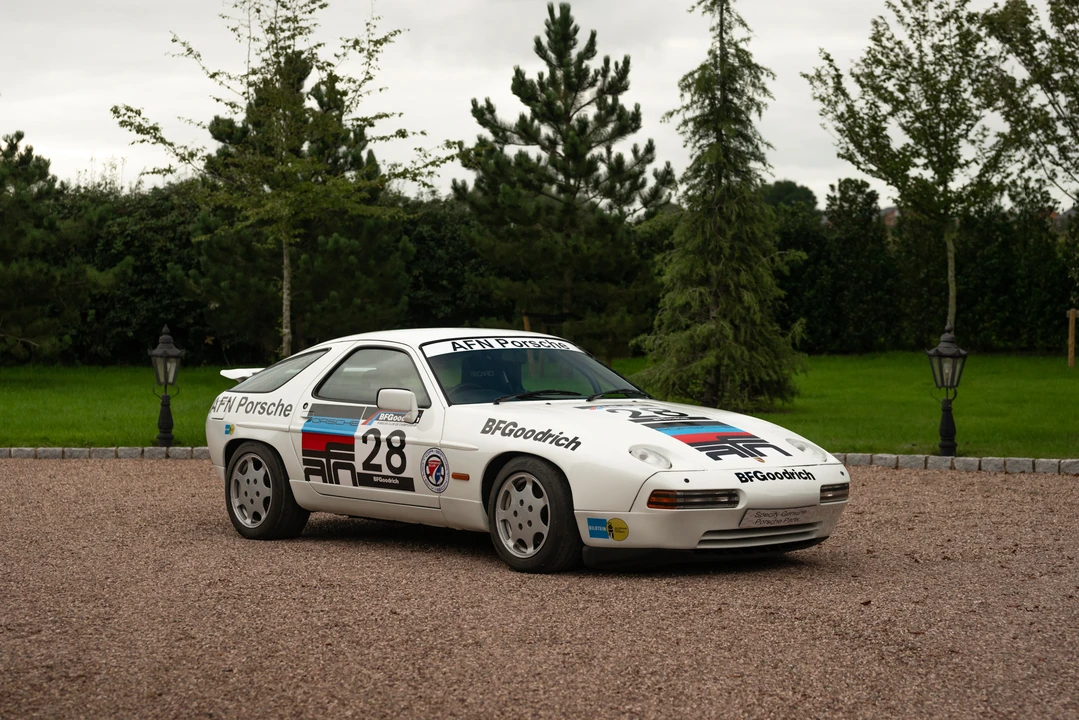 1988 Porsche 928 S4 - Image 14 of 31