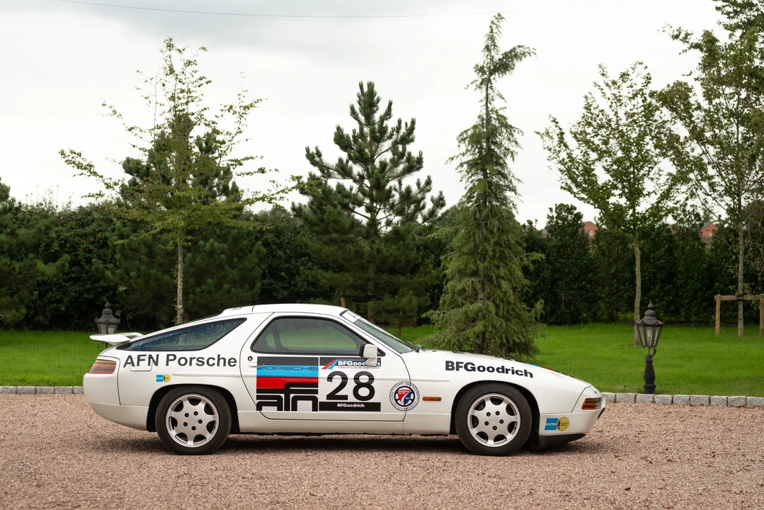 1988 Porsche 928 S4 - Image 17 of 31