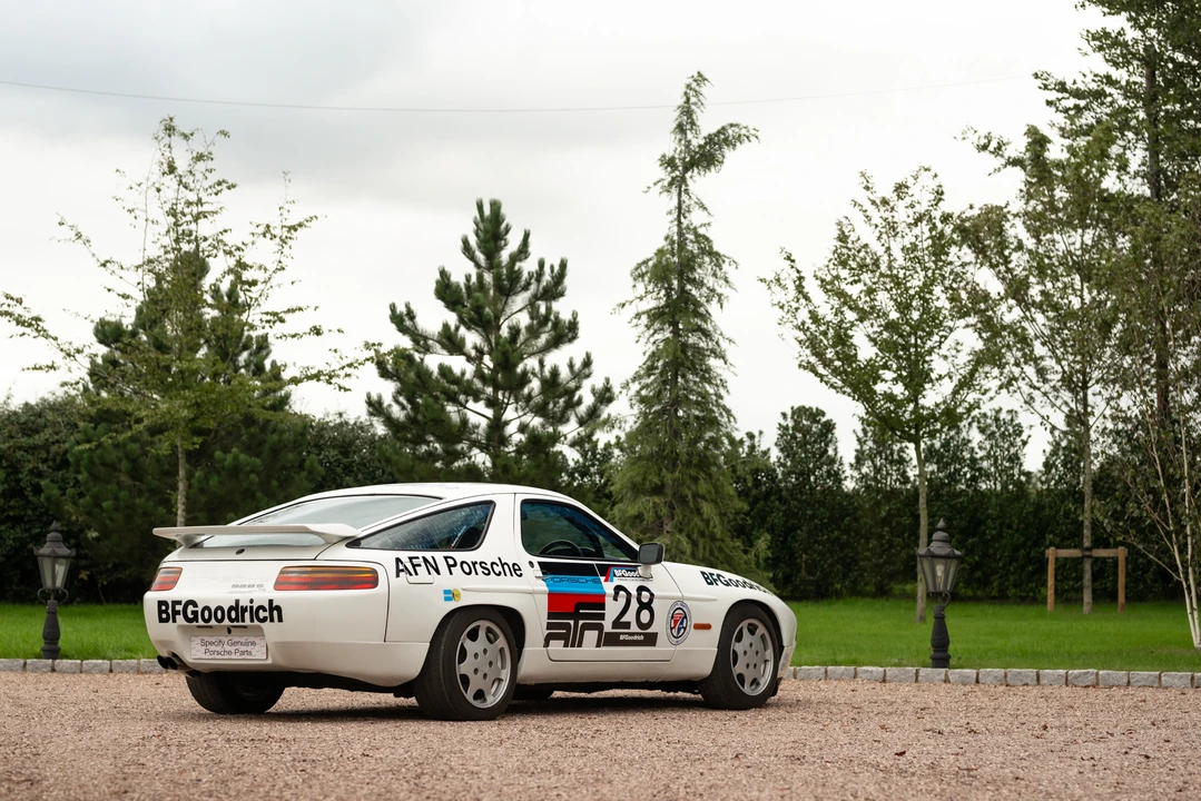 1988 Porsche 928 S4 - Image 23 of 31