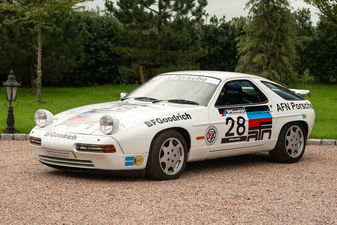1988 Porsche 928 S4 - Image 2 of 31