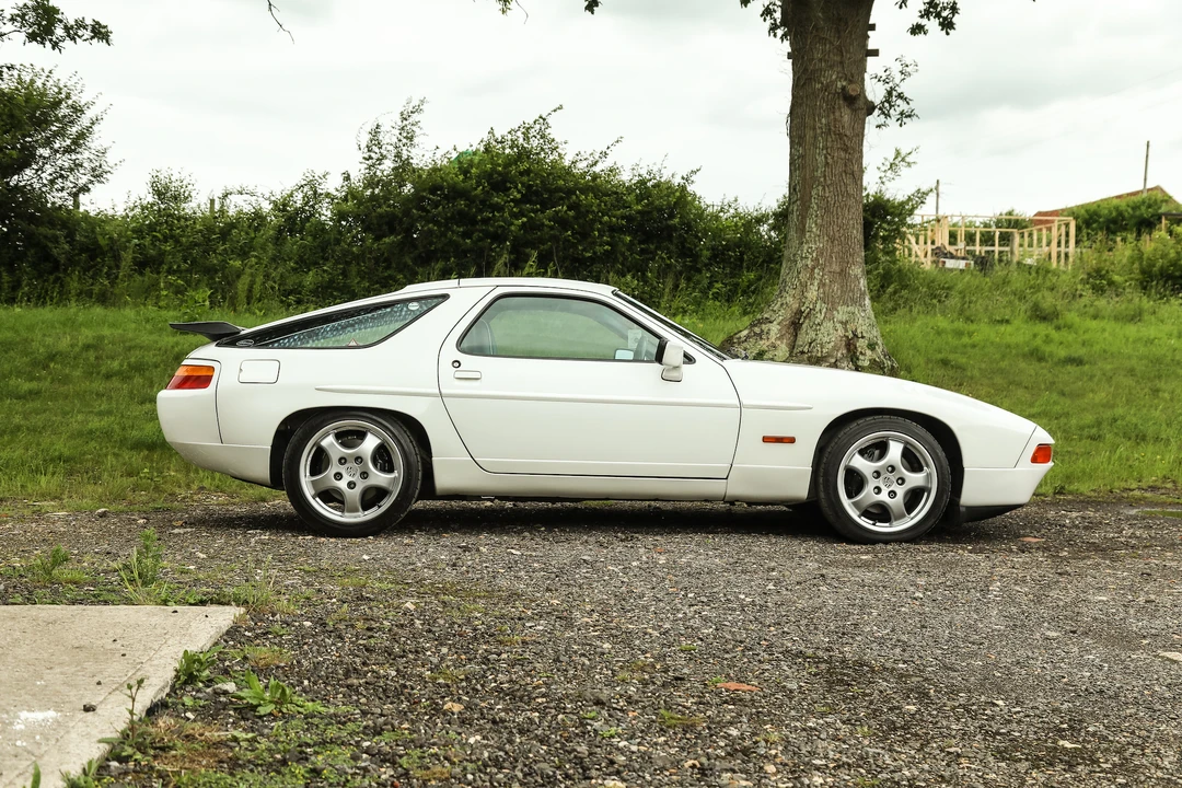 1988 Porsche 928 S4 - Image 10 of 31