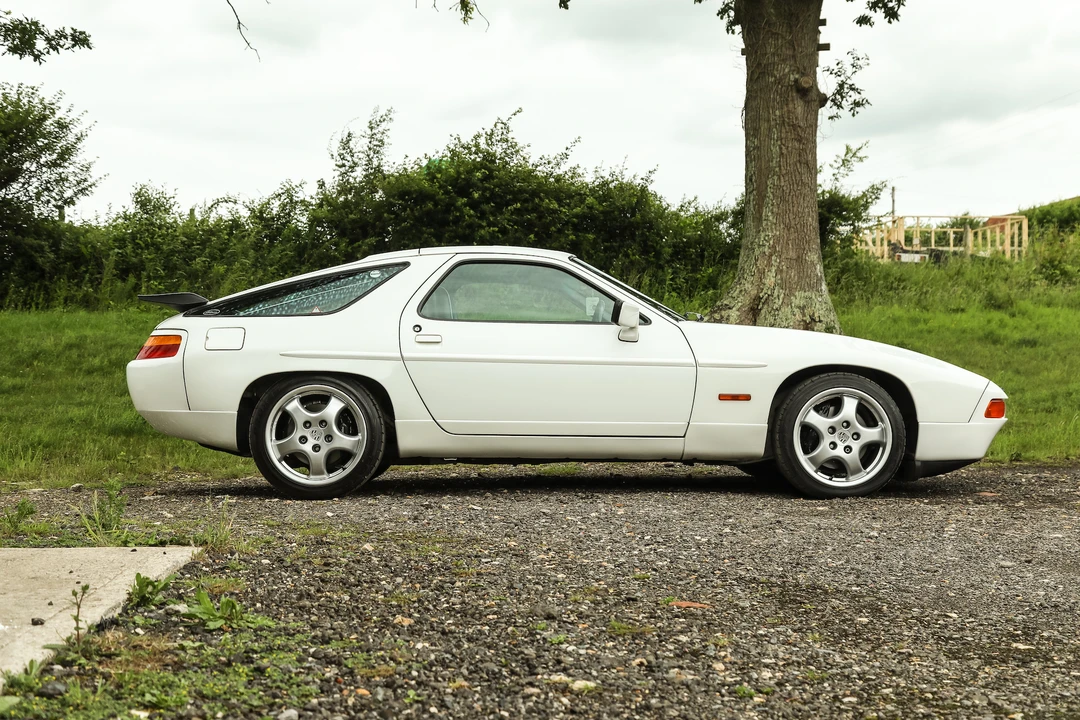 1988 Porsche 928 S4 - Image 13 of 31