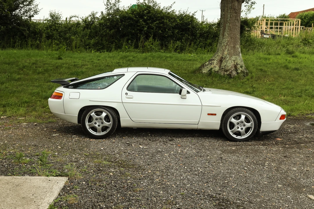 1988 Porsche 928 S4 - Image 7 of 31