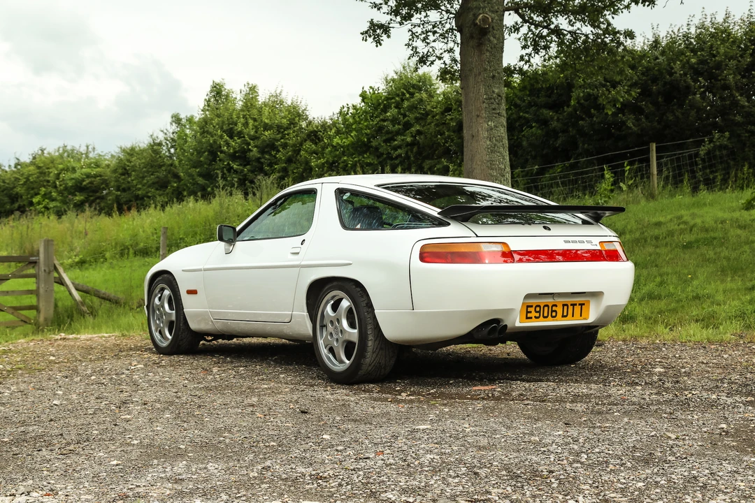 1988 Porsche 928 S4 - Image 8 of 31