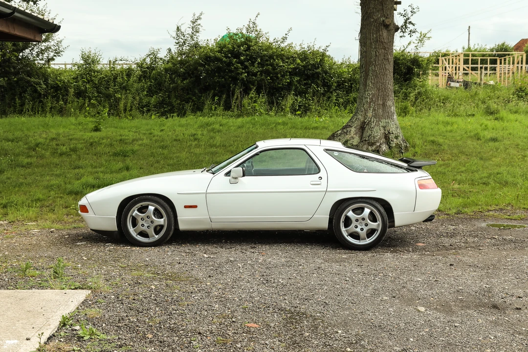 1988 Porsche 928 S4 - Image 16 of 31