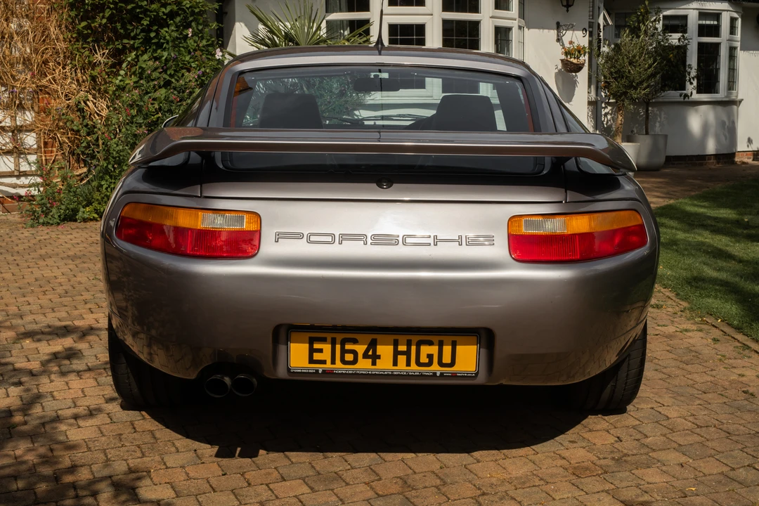 1988 Porsche 928 S4 - Image 7 of 31