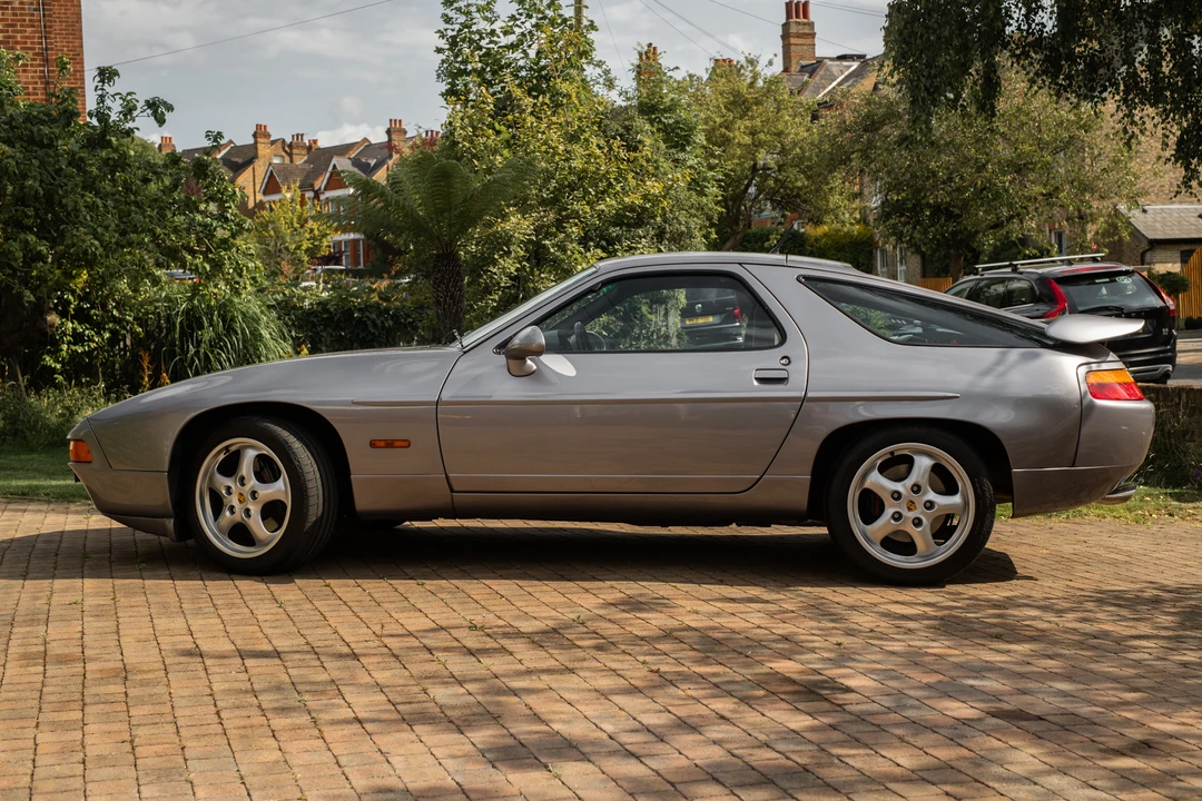 1988 Porsche 928 S4 - Image 9 of 31