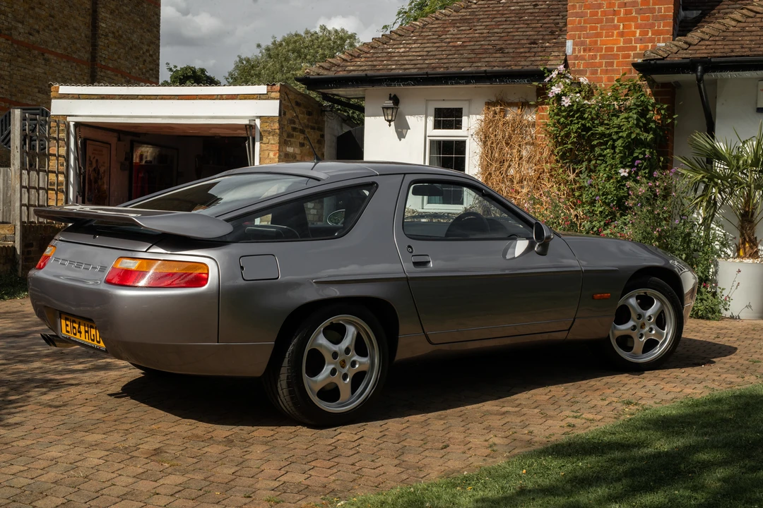 1988 Porsche 928 S4 - Image 12 of 31