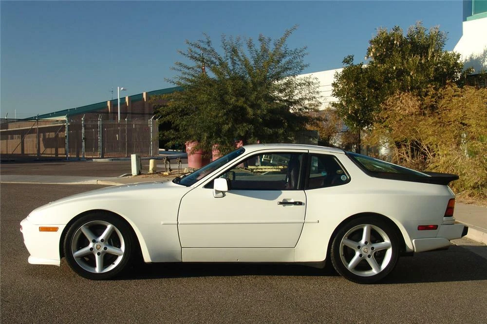 1988 Porsche 944 - Image 4 of 4
