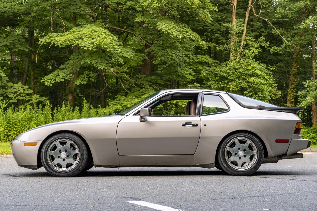 1988 Porsche 944 Turbo - Image 10 of 31