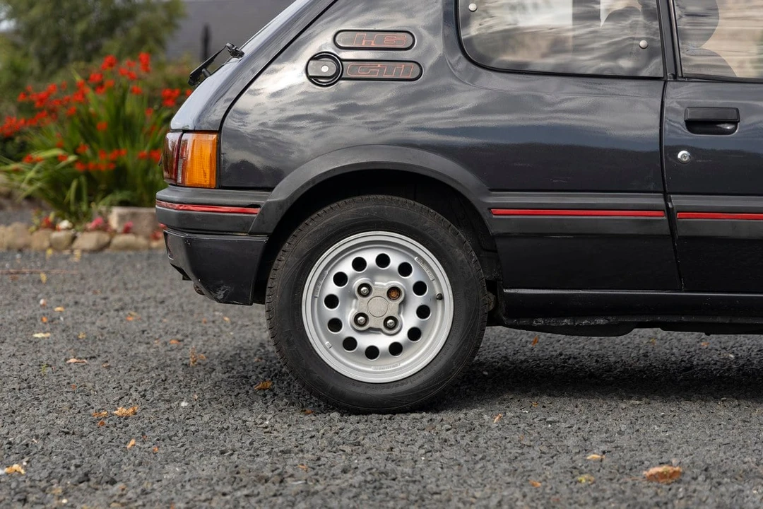 1988 Peugeot 205 GTI - Image 16 of 30