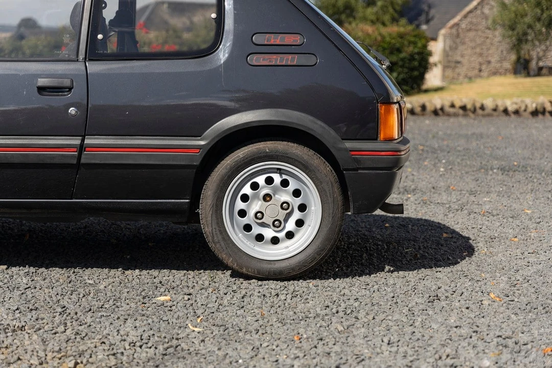 1988 Peugeot 205 GTI - Image 19 of 30