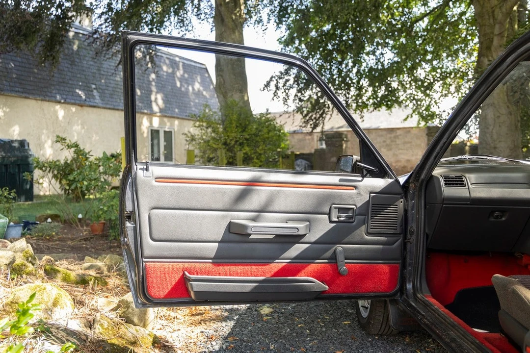 1988 Peugeot 205 GTI - Image 24 of 30