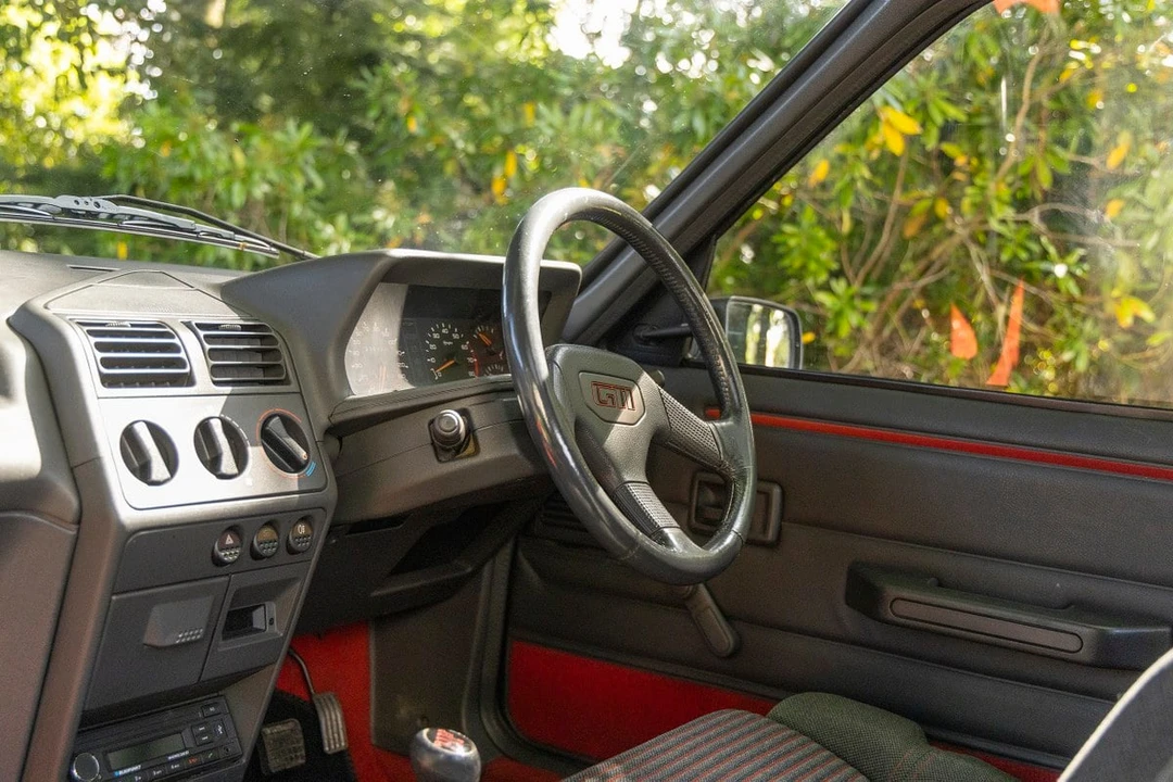 1988 Peugeot 205 GTI - Image 26 of 30